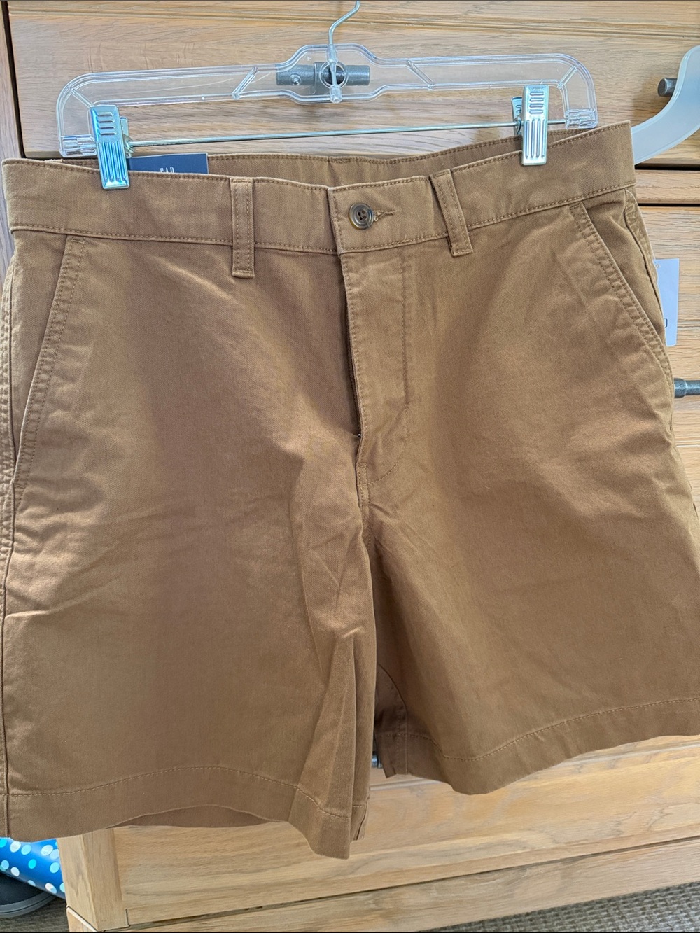 GAP Men's Flat-Front Chino Shorts — Brown